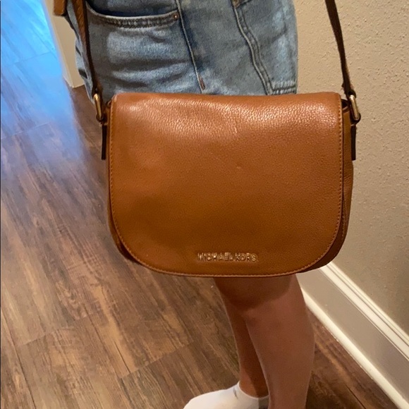 Michael Kors Handbags - Michael Kors Leather Crossbody
